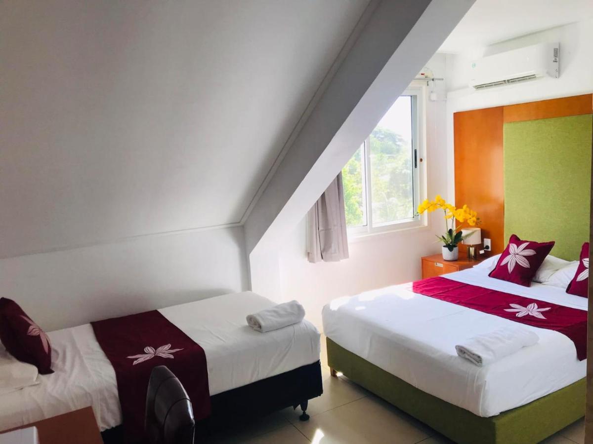 Alec'S Hotel Апиа Екстериор снимка