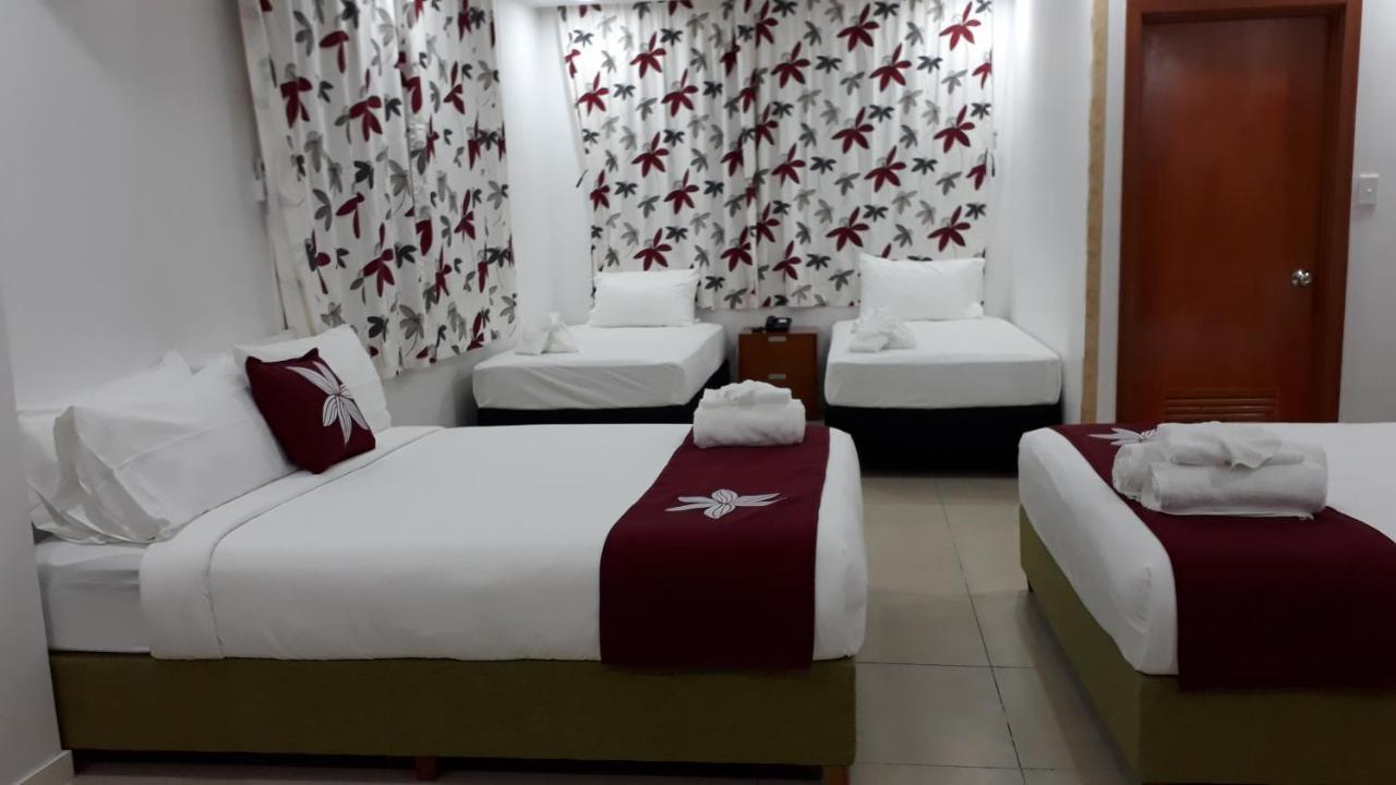 Alec'S Hotel Апиа Екстериор снимка