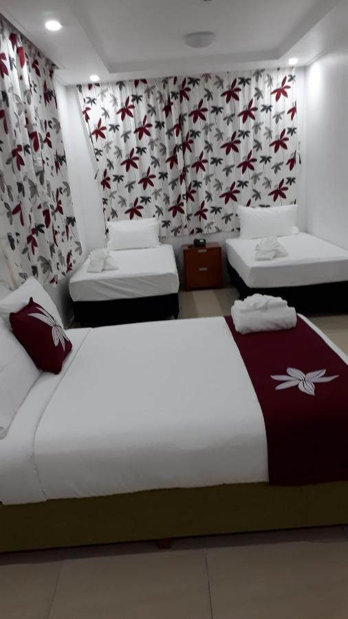 Alec'S Hotel Апиа Екстериор снимка