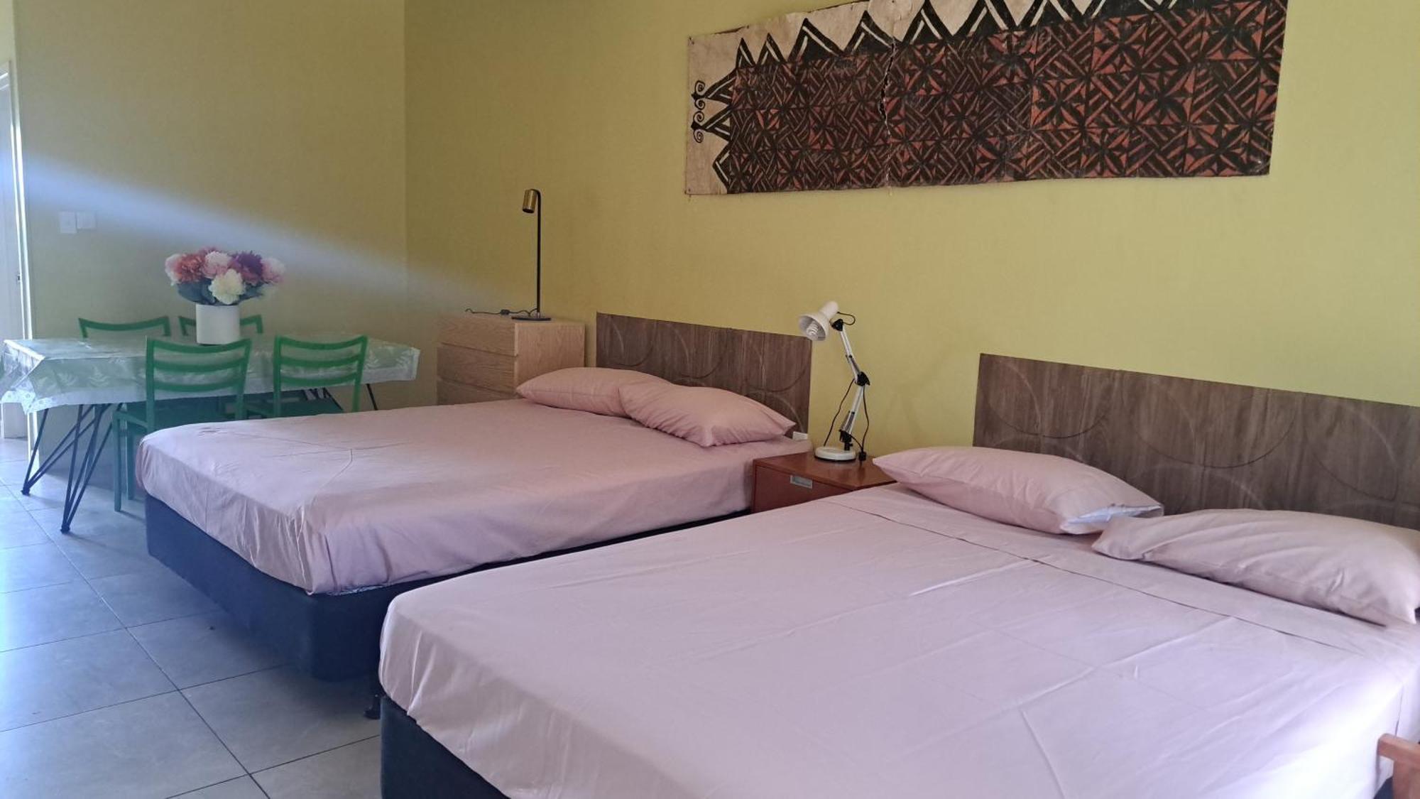 Alec'S Hotel Апиа Екстериор снимка