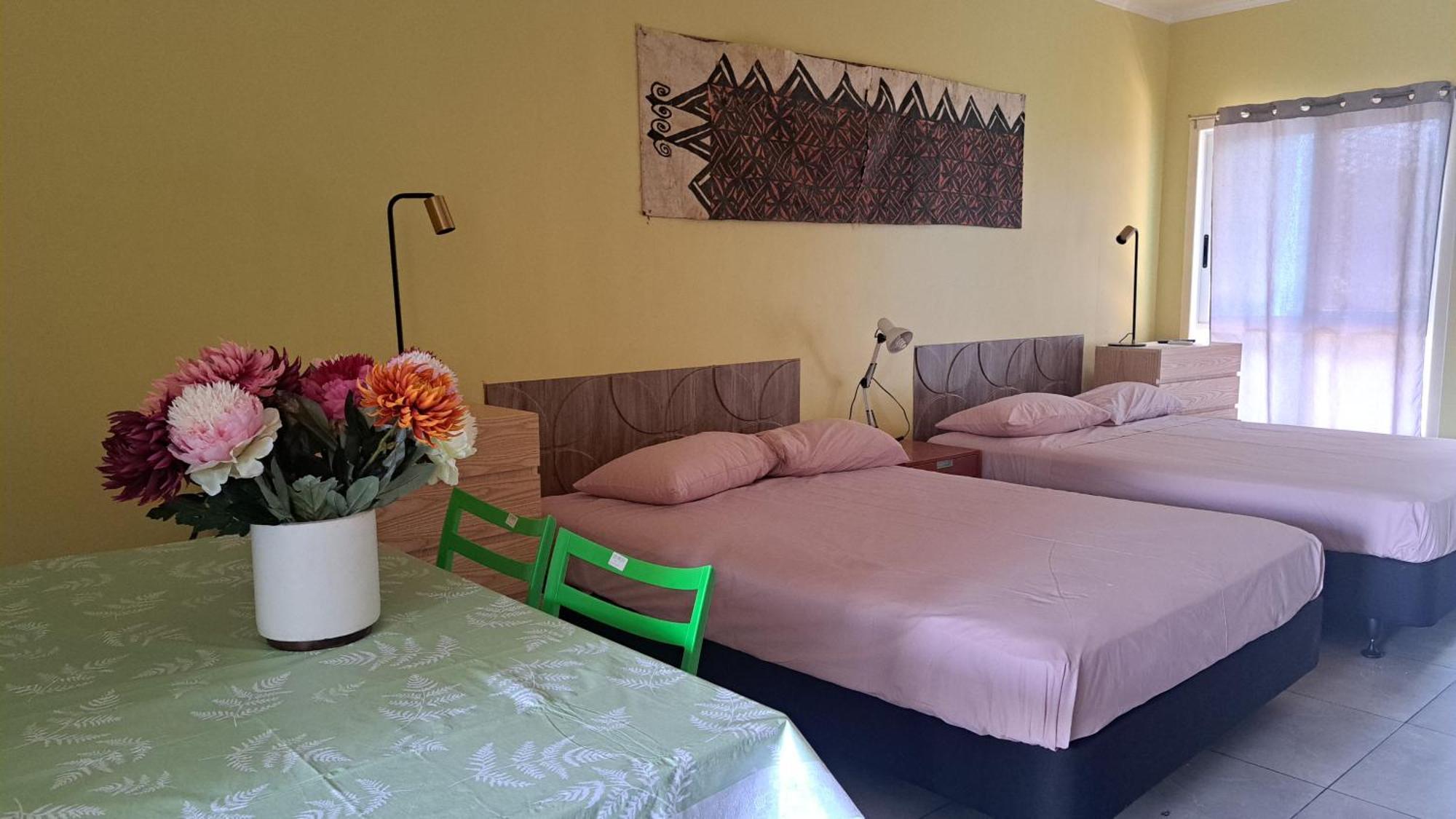 Alec'S Hotel Апиа Екстериор снимка