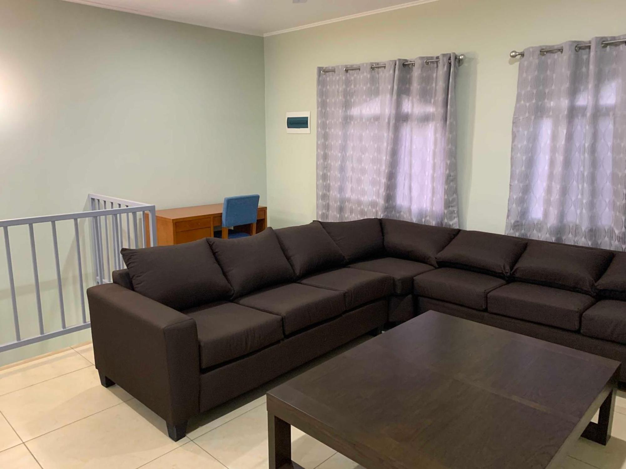 Alec'S Hotel Апиа Екстериор снимка